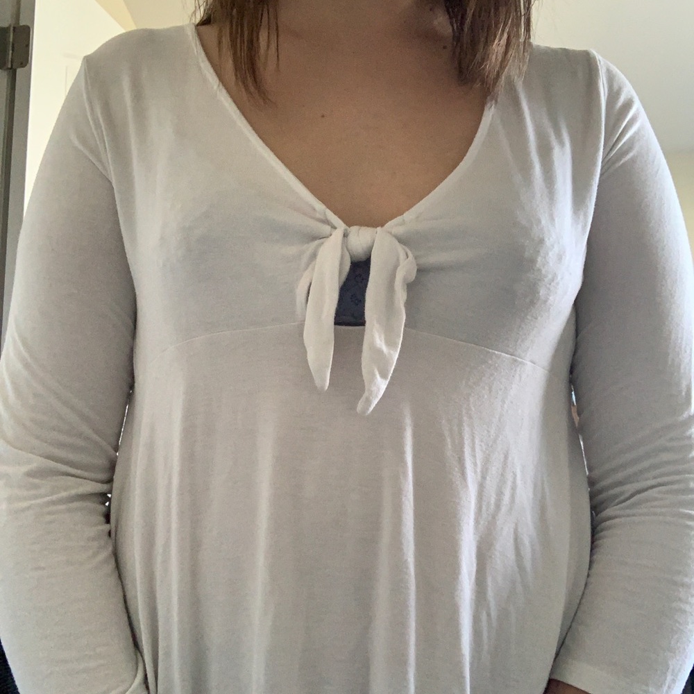 White front tie flowy v-neck shirt